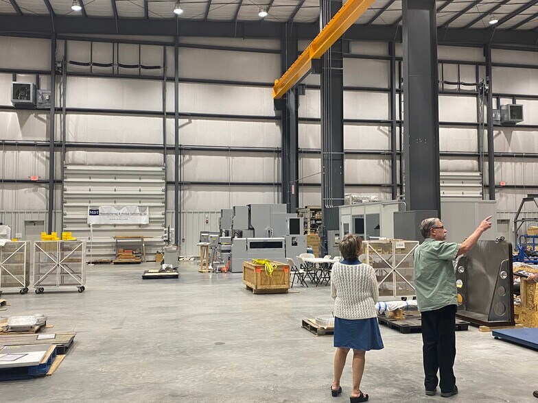 More Photos Of 1033 Cavalier Blvd, Chesapeake Manufacturing For Sale