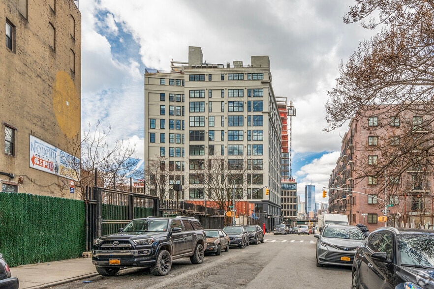 More Photos Of 475 Kent Ave, Brooklyn Apartments For Lease