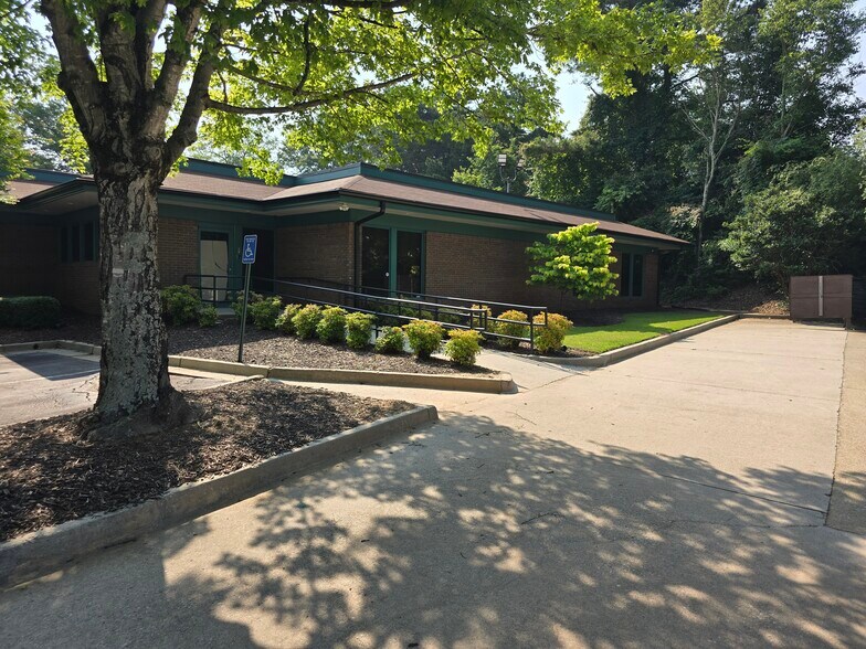 More Photos Of 6685 Merchants Way, Morrow Medical For Sale