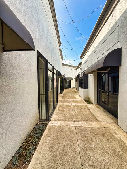 More Photos Of 9902-9978 Bolsa Ave, Westminster Unknown For Lease