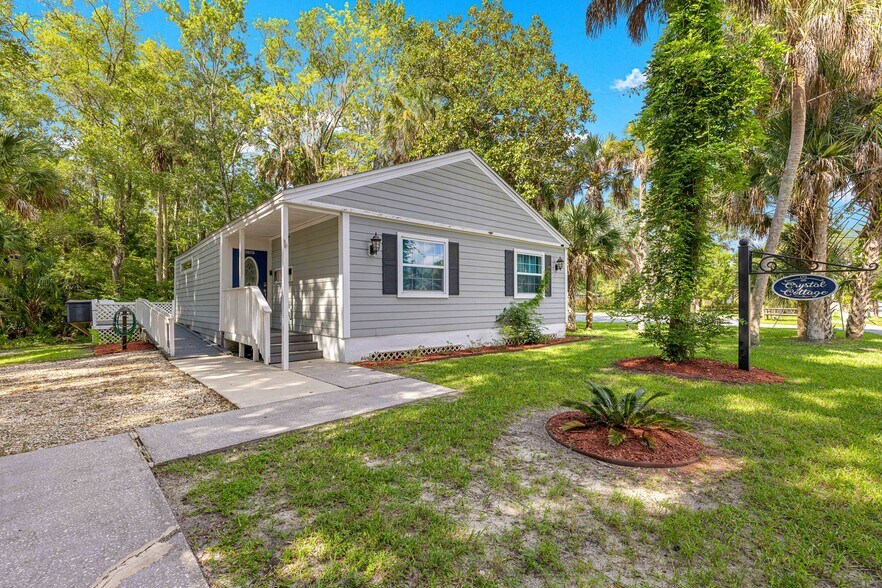 More Photos Of 110 NE Crystal St, Crystal River Specialty For Sale
