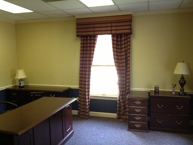 More Photos Of 5050 Thoroughbred Ln, Brentwood Office For Lease