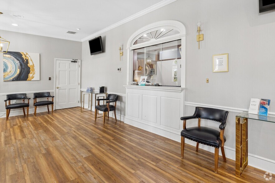 More Photos Of 2718 N Oak St, Valdosta Medical For Sale