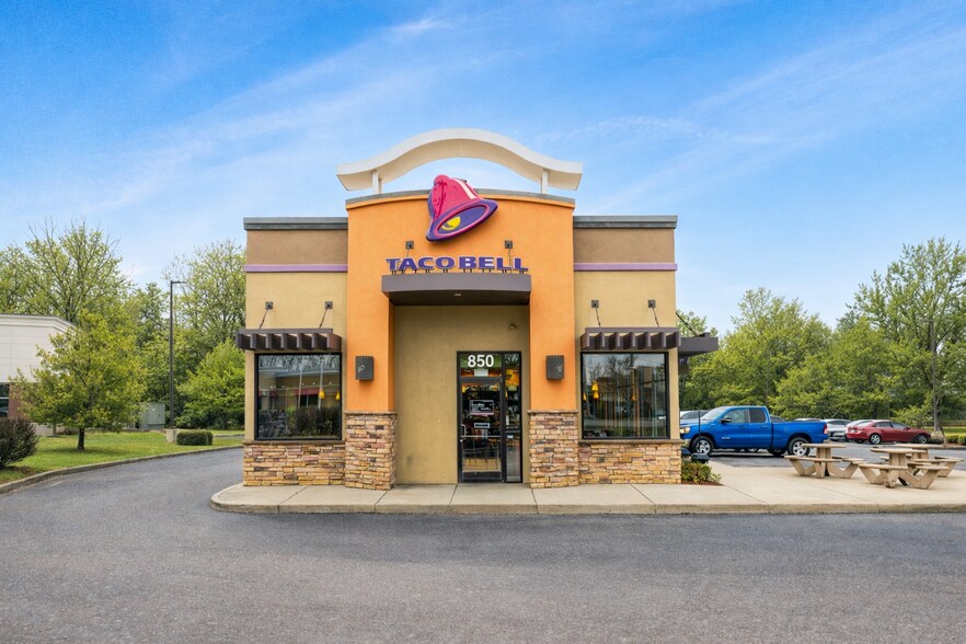 More Photos Of 850 N Green St, Brownsburg Fast Food For Sale