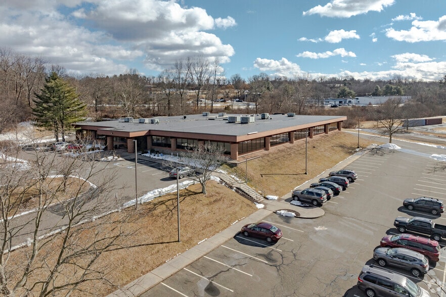 More Photos Of 860 N Main Street Ext, Wallingford Office For Sale