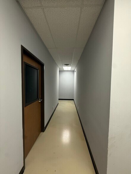 More Photos Of 1202 Industrial Dr, Warsaw Industrial For Sale