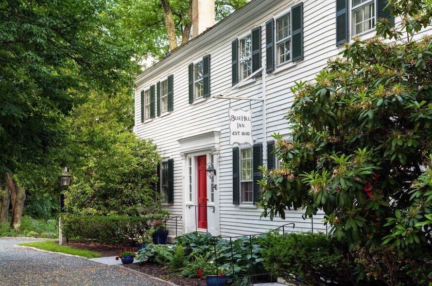 More Photos Of 40 Union St, Blue Hill Hospitality For Sale