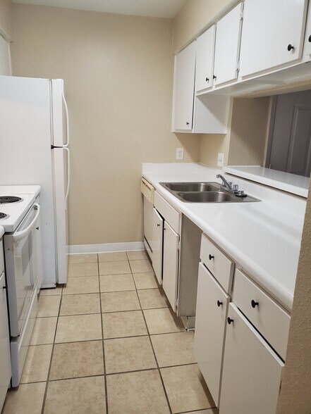 More Photos Of 206 Plaza Verde Dr, Houston Apartments For Sale