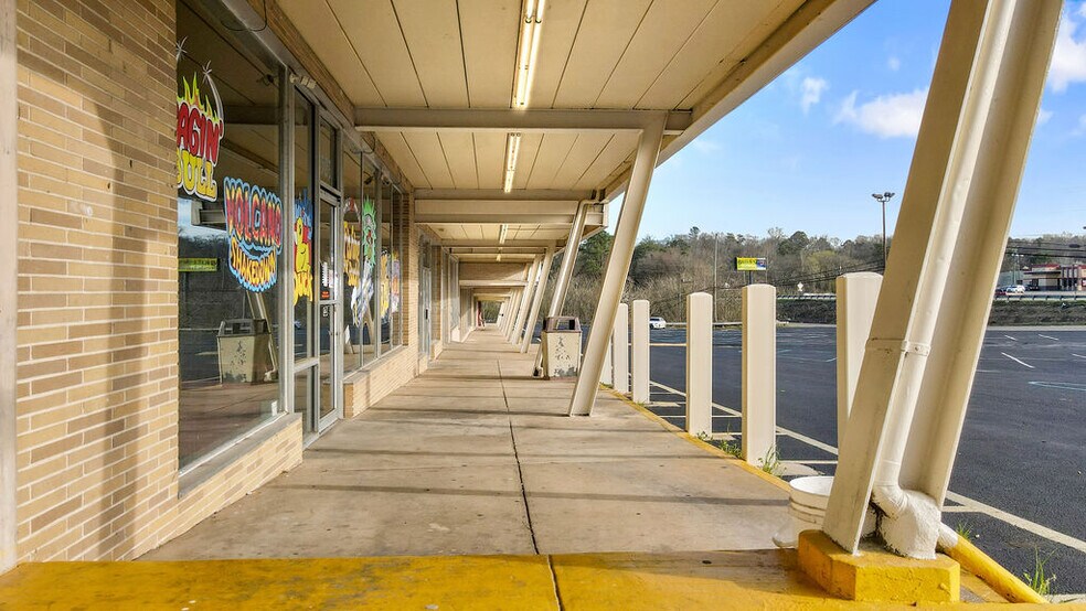 More Photos Of 1501-1539 S Main St, Graysville Storefront For Sale