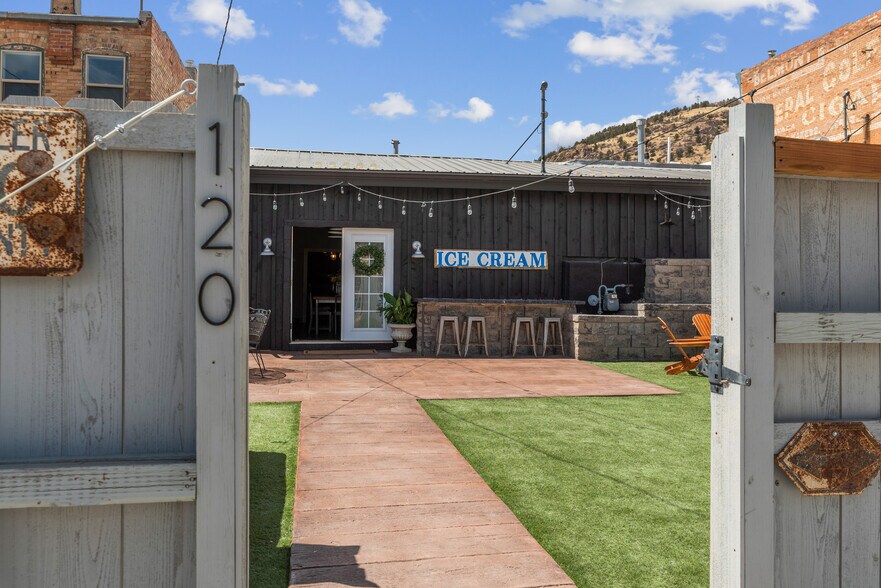 More Photos Of 120 S 3rd St, Victor Restaurant For Sale