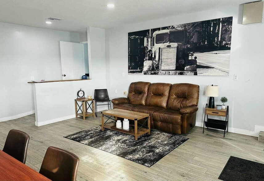 More Photos Of 2510 US 27, Avon Park Auto Repair For Sale