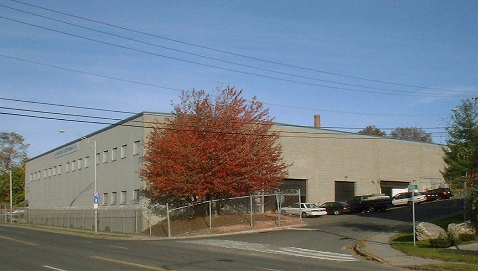 More Photos Of 1 Testa Pl, Norwalk Warehouse For Lease
