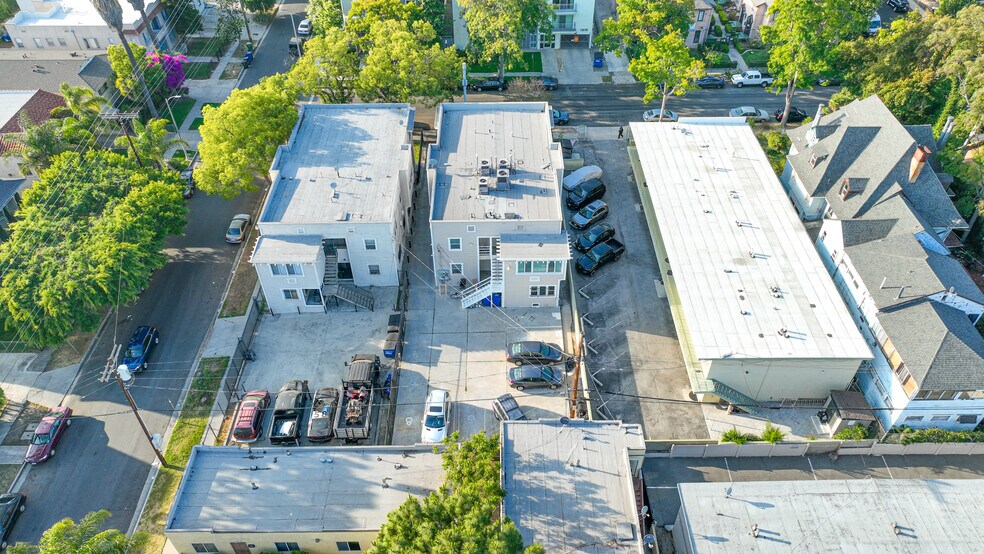 More Photos Of 1220 W 27th St, Los Angeles Dormitory For Sale