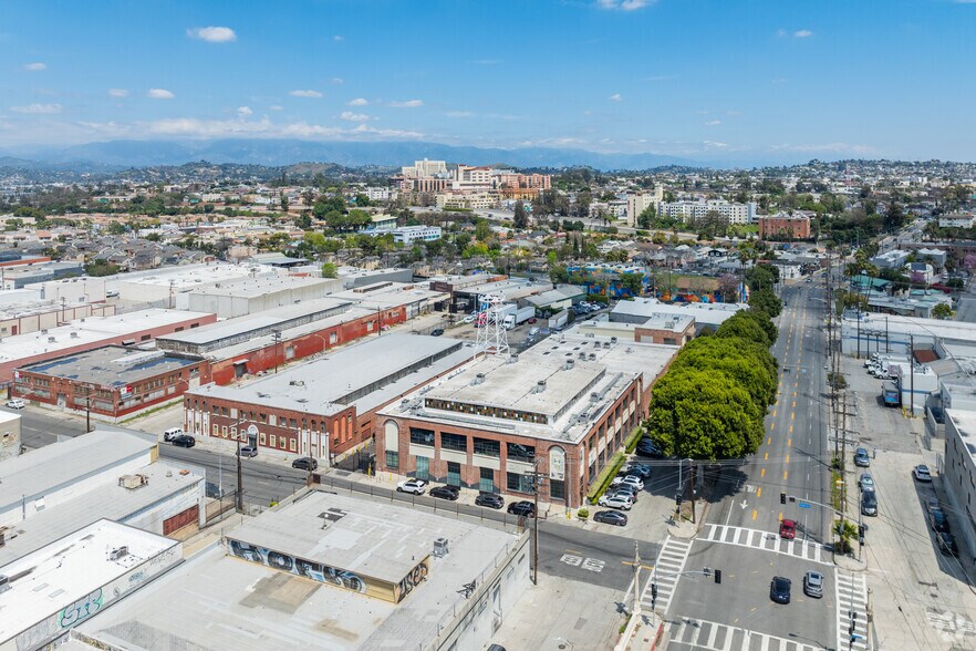 More Photos Of 1451-1473 E 4th St, Los Angeles Flex For Sale