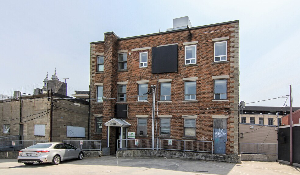 More Photos Of 413 Rue Racine E, Chicoutimi Storefront Retail Residential For Sale