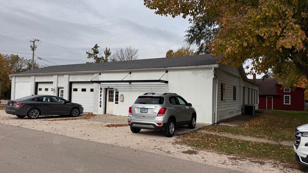 More Photos Of 105 Center St, Maple Park Industrial For Sale