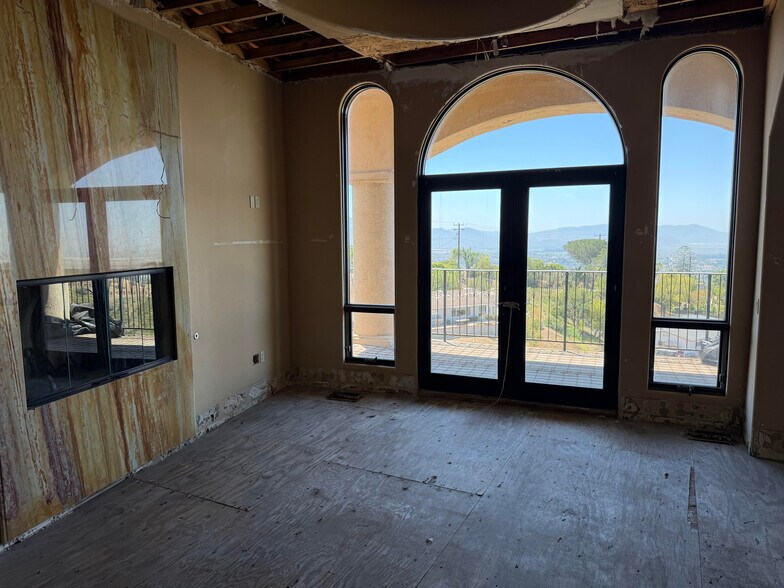 More Photos Of 85 Altamont Way, Camarillo Specialty For Sale