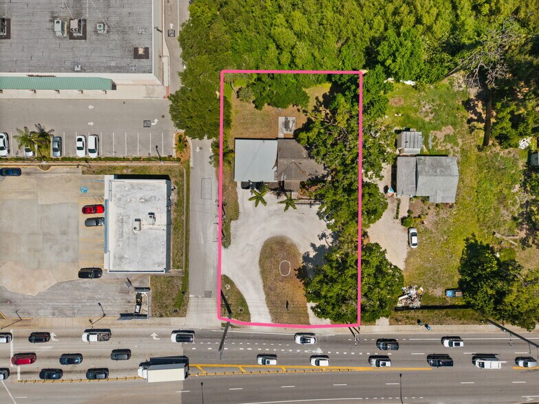 More Photos Of 109 Laurel Rd, Nokomis Office For Sale
