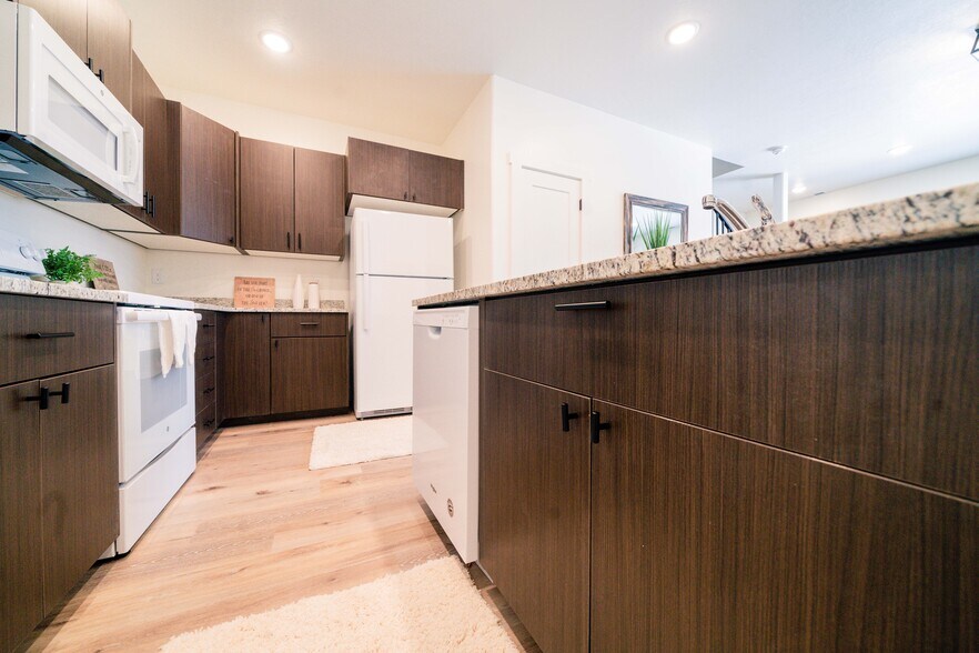 More Photos Of 254 N Spring Creek Pky, Providence Apartments For Sale