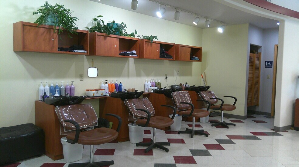 More Photos Of 424 4th St, Fairbanks General Retail For Sale