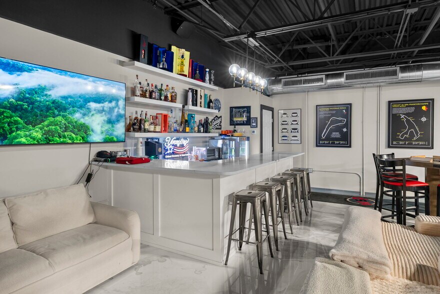 More Photos Of 1111 N 34th St, Tampa Self Storage For Sale