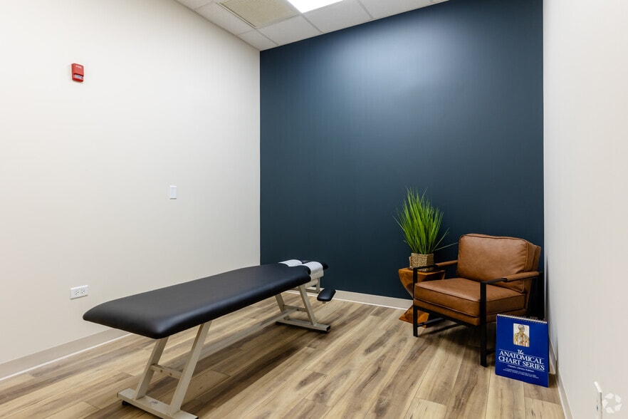 More Photos Of 0S050 Winfield Rd, Winfield Storefront Retail Office For Lease