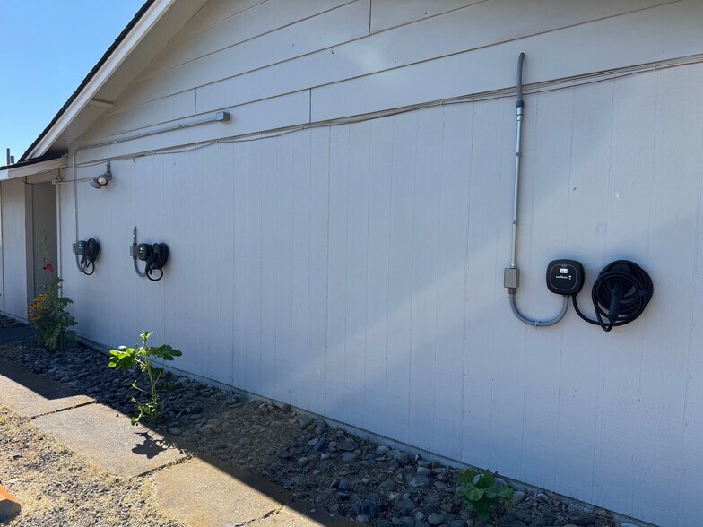 More Photos Of 2125 SW Xero Ln, Redmond Apartments For Sale