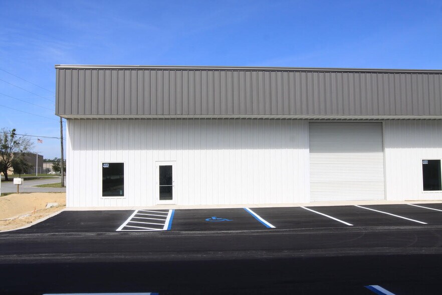 More Photos Of 363 Bulldog Rd, Freeport Distribution For Lease