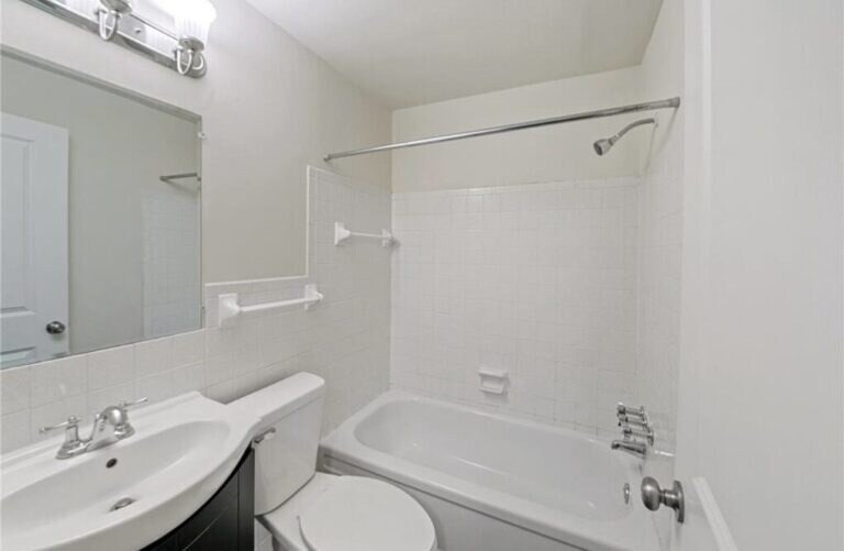 More Photos Of 1115 14th Ave SE, Minneapolis Apartments For Sale