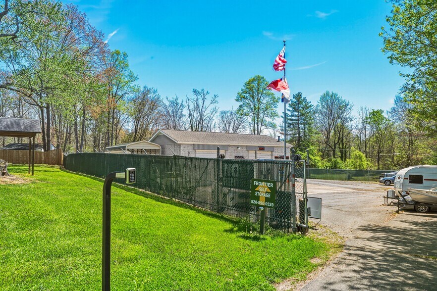 Primary Photo Of 130 Oakland Hill Dr, Etowah Warehouse For Sale