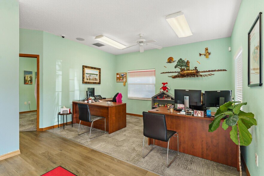 More Photos Of 407 E Alfred St, Tavares Office For Sale