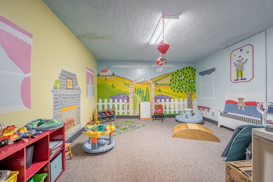 More Photos Of 327 S Smithville Rd, Dayton Religious Facility For Sale