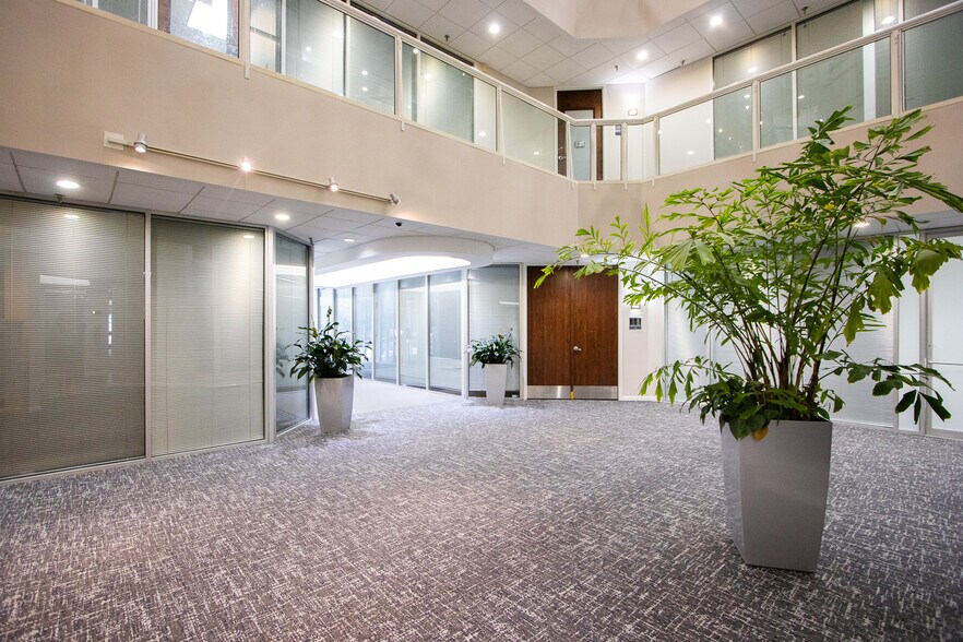 More Photos Of 140 Stoneridge Dr, Columbia Office For Lease