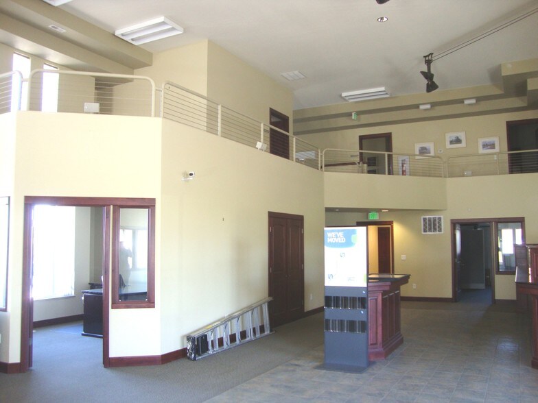 More Photos Of 1715 Pole Line Rd E, Twin Falls Bank For Sale