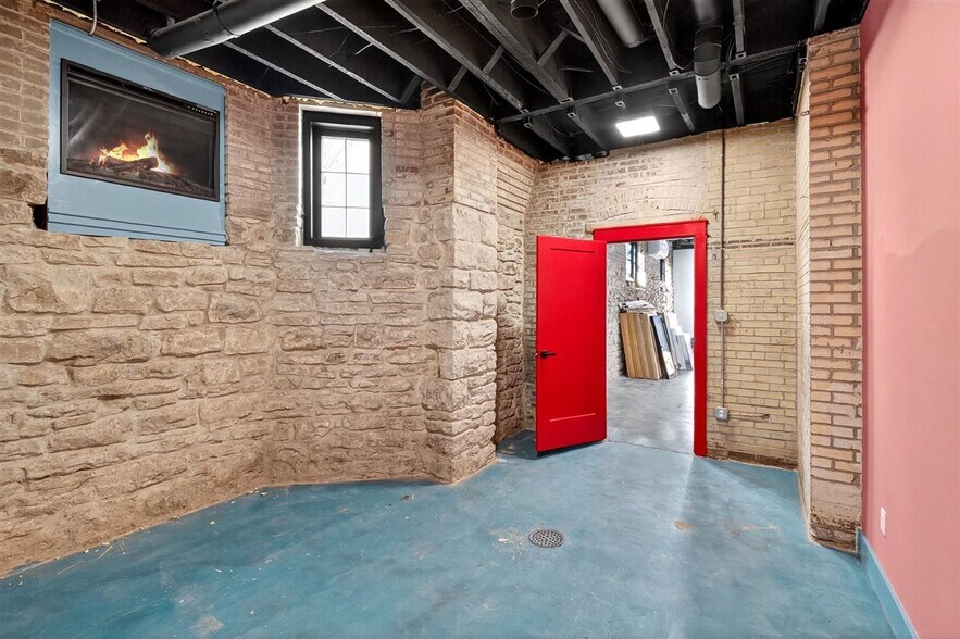More Photos Of 1034 S Kingshighway Blvd, Saint Louis Office For Sale