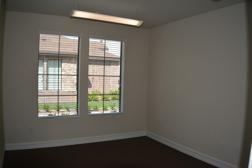 More Photos Of 7021 Kewanee Ave, Lubbock Office For Lease
