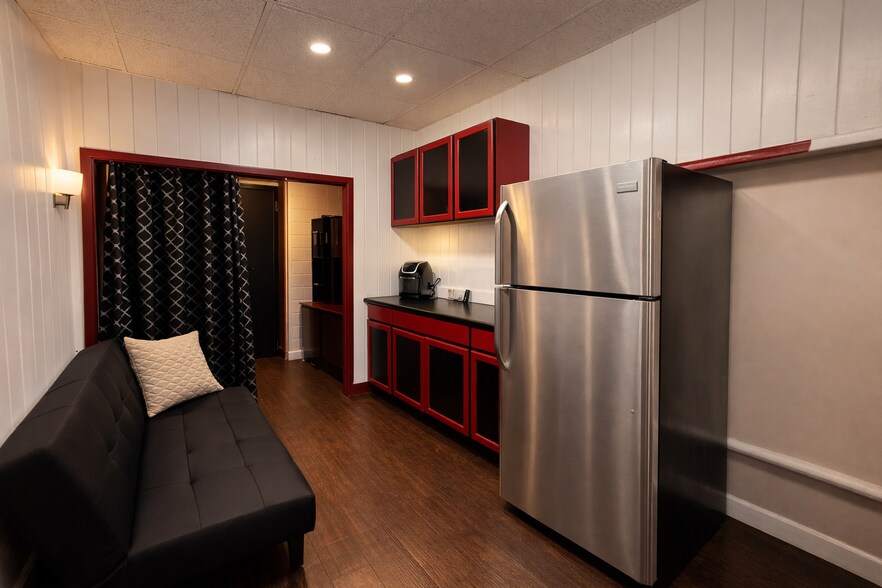 More Photos Of , Atlanta General Retail For Sale