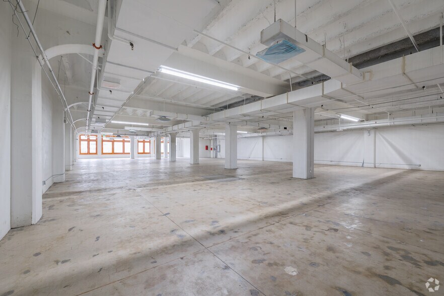 More Photos Of 737 S Broadway, Los Angeles Loft Creative Space For Sale