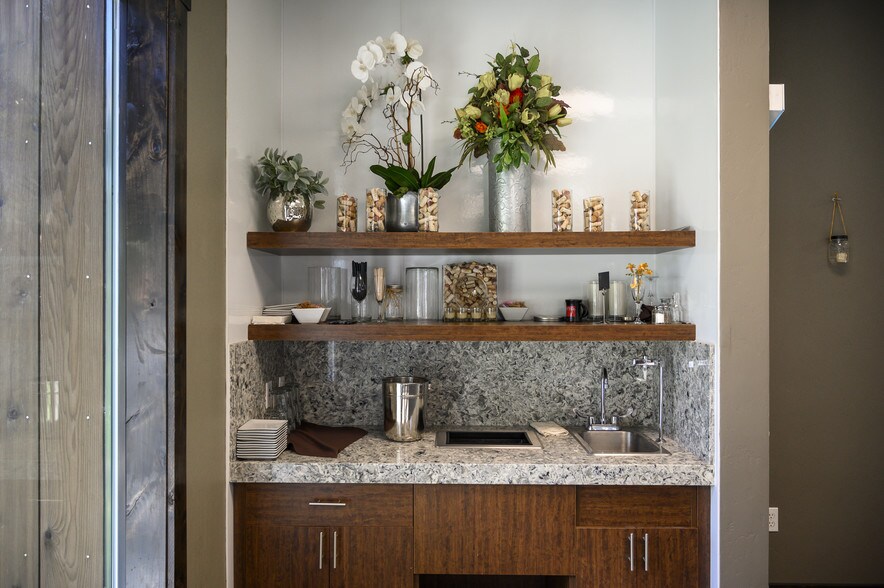 More Photos Of 19920 1st St, Hilmar Restaurant For Lease