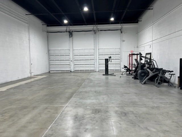 More Photos Of 7866 NW 46th St, Doral Distribution For Lease