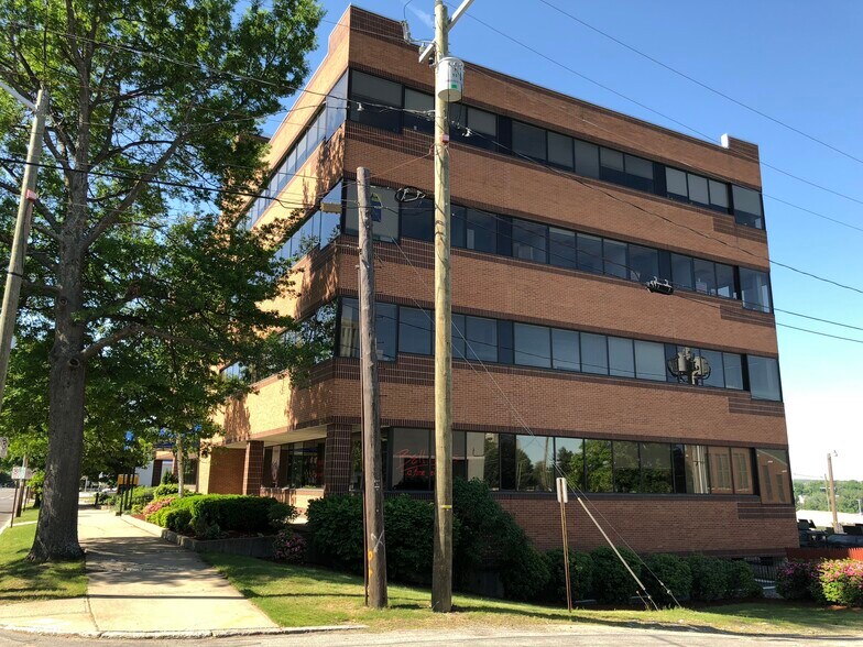 More Photos Of 1650 Elm St, Manchester Medical For Sale