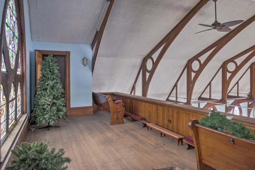 More Photos Of 33 School St, Troy Religious Facility For Sale