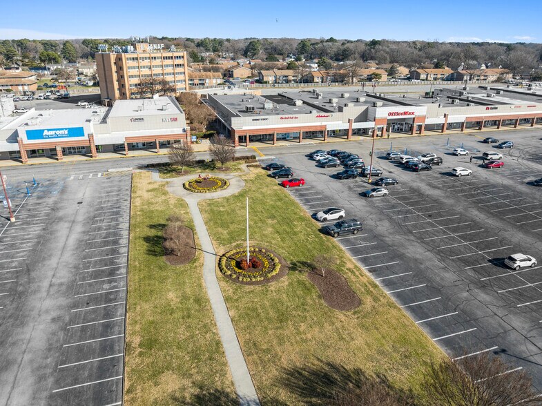 More Photos Of 5900 E Virginia Beach Blvd, Norfolk Unknown For Lease