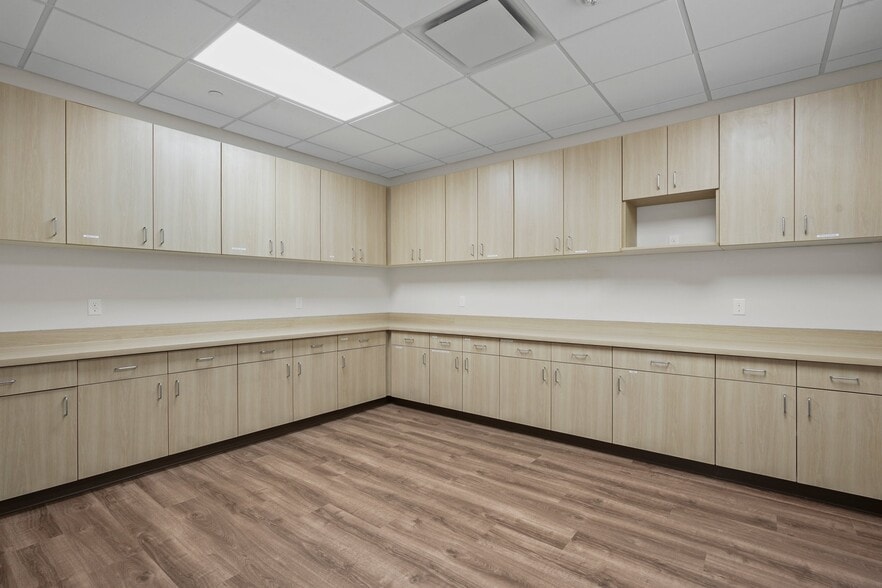 More Photos Of 7610 Mineral Point Rd, Madison Daycare Center For Lease