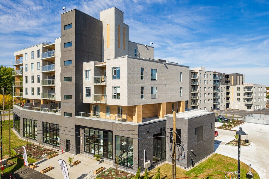 Primary Photo Of 15792 Rue Sherbrooke E, Montréal Apartments For Lease