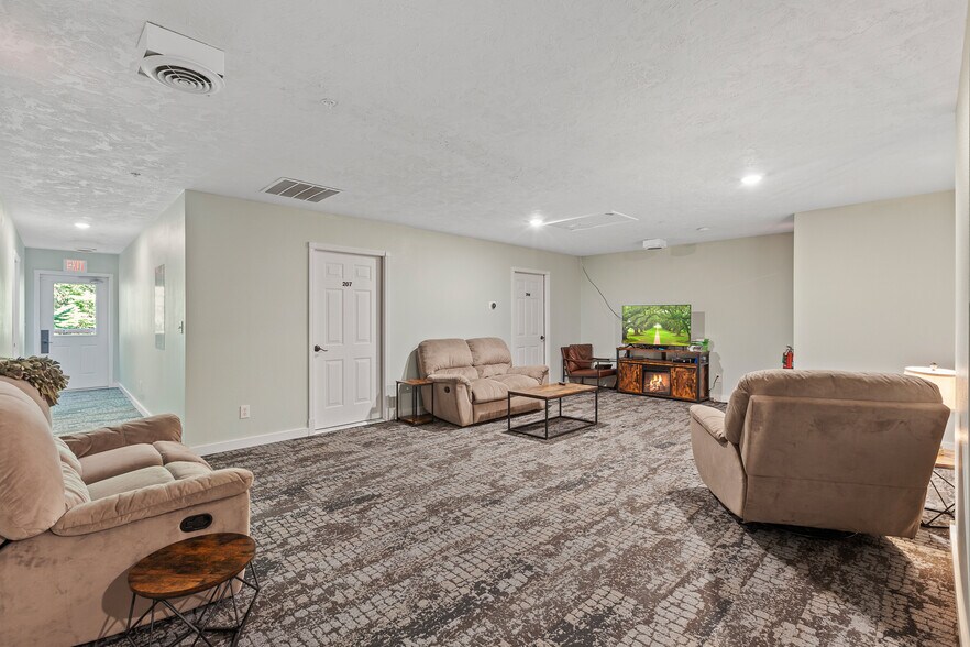 More Photos Of 30400 S Sunray Trl, Worley Lodge Meeting Hall For Sale