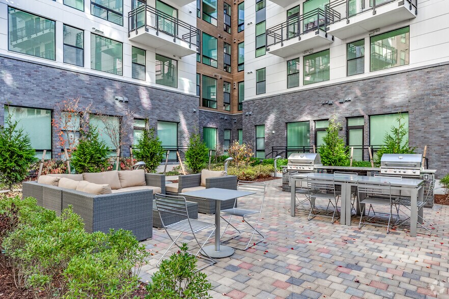 More Photos Of 2311 Dulles Station Blvd, Herndon Apartments For Lease