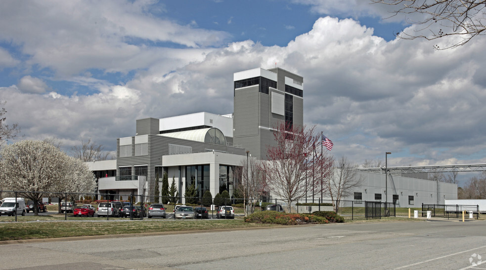 Primary Photo Of 1368 Progress Rd, Suffolk Food Processing For Sale