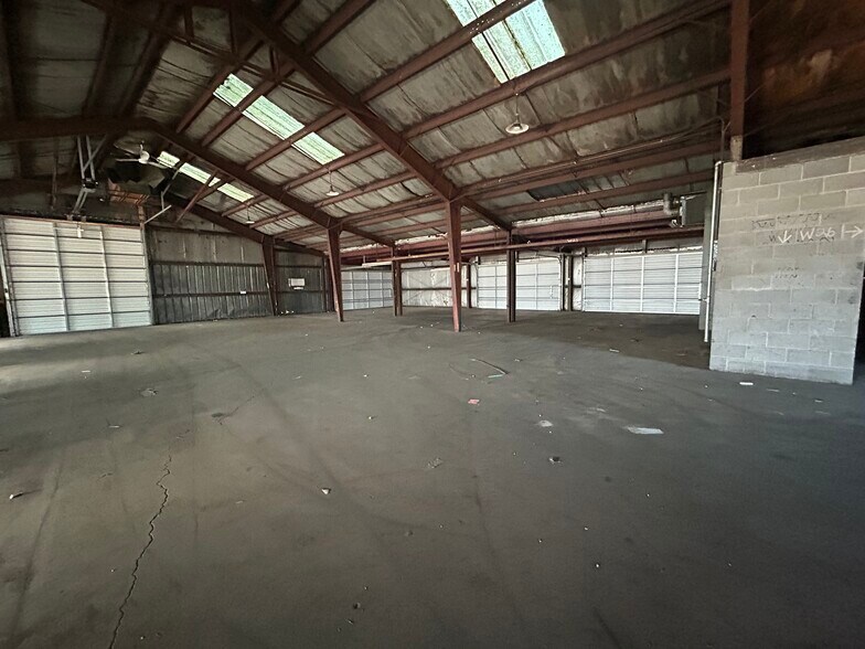 More Photos Of 207 Causeway Blvd, La Crosse Industrial For Sale
