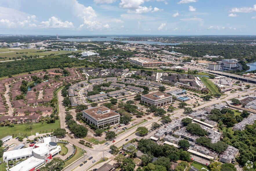 More Photos Of 17625 El Camino Real, Houston Unknown For Lease